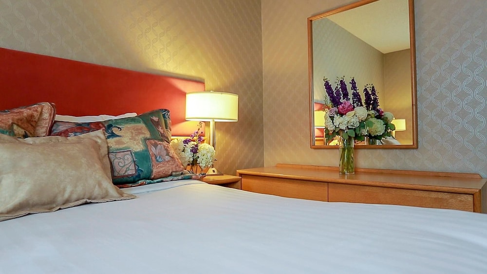 DELUXE, SUITE, KING BED, SOFA