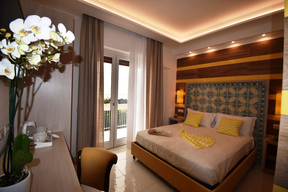 Melody Sorrento Suites 11/44