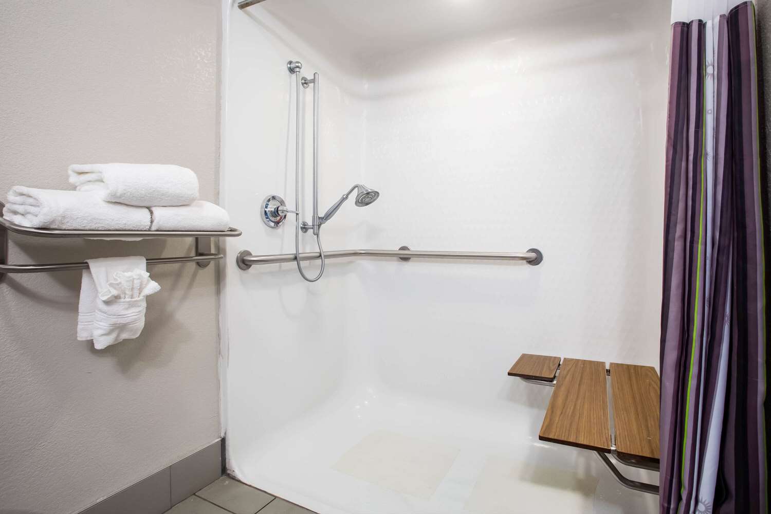 La Quinta Inn & Suites by Wyndham Pontoon Beach 36/37