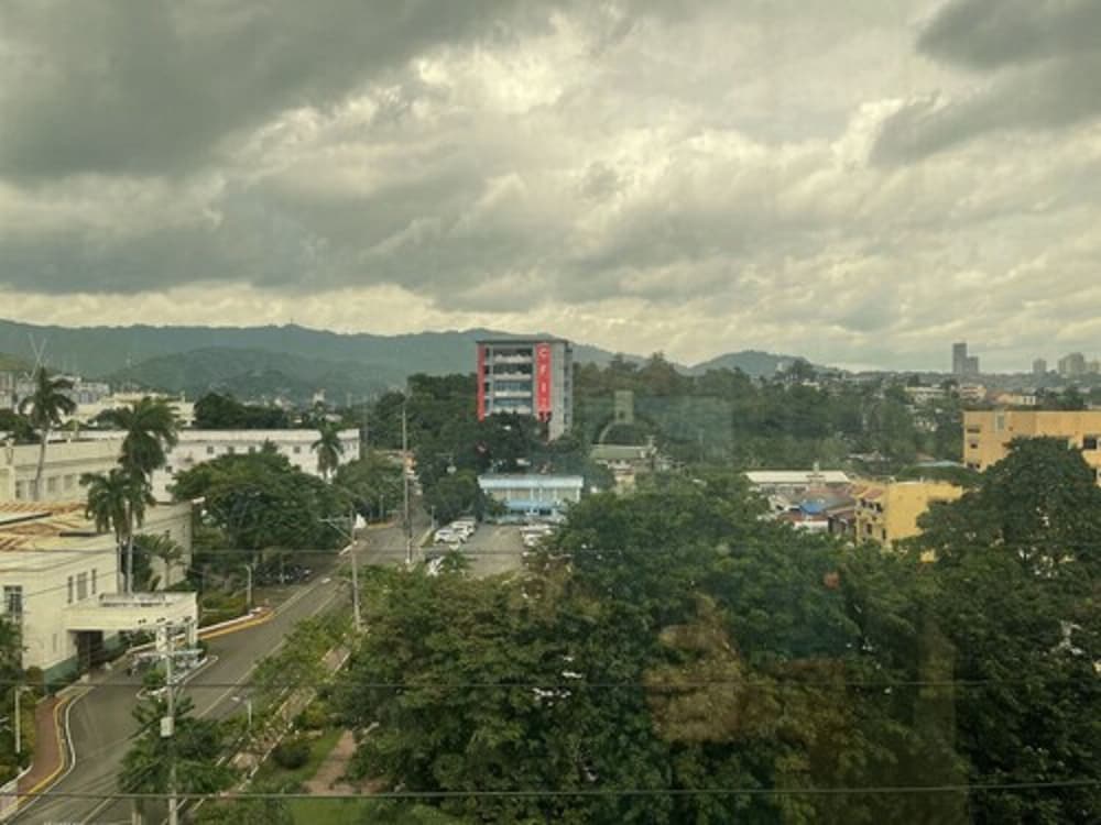 Cebu Capitol Central Hotel and Suites powered by Cocotel 41/55