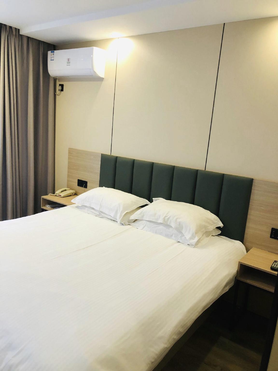 Room, Double Bed