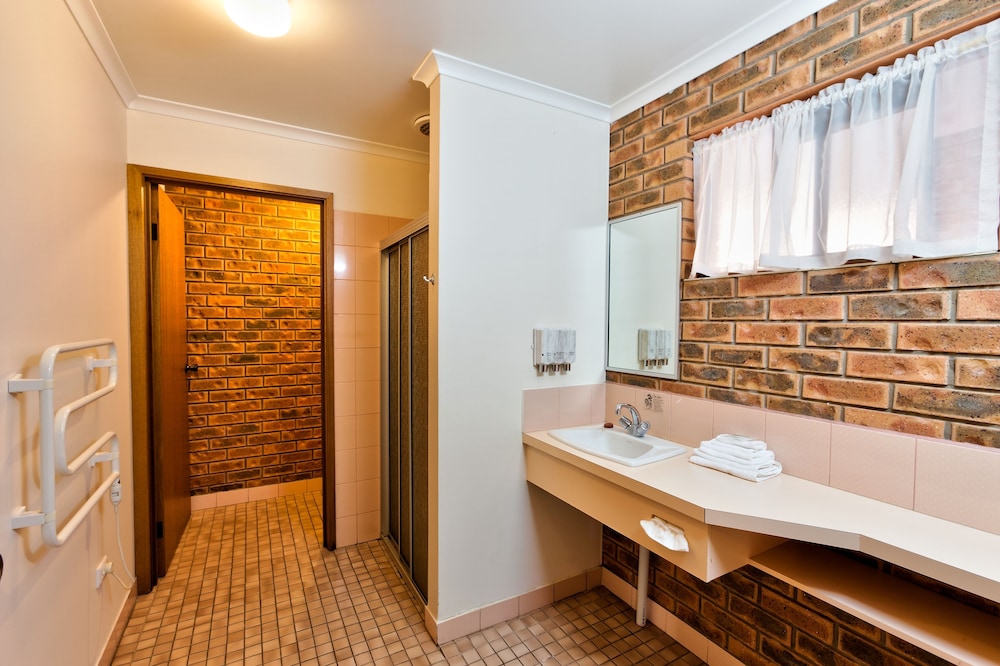 Hume Country Motor Inn Albury 46/48