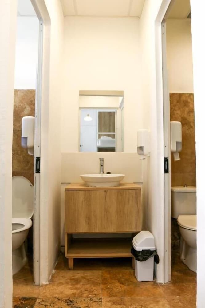 FEMALE DORM, FEMALE ONLY, 12 BEDS, SEA VIEW, POOL ACCESS