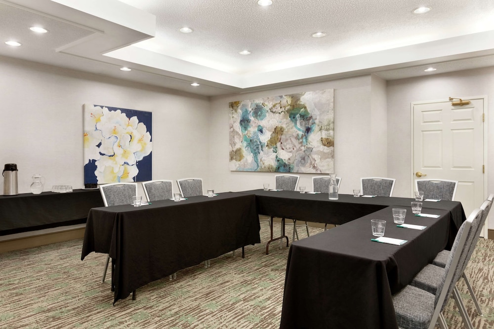Homewood Suites By Hilton Columbus Dublin 42/47