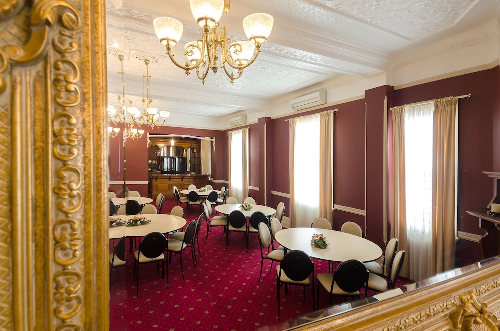 Criterion Hotel Warwick 30/43