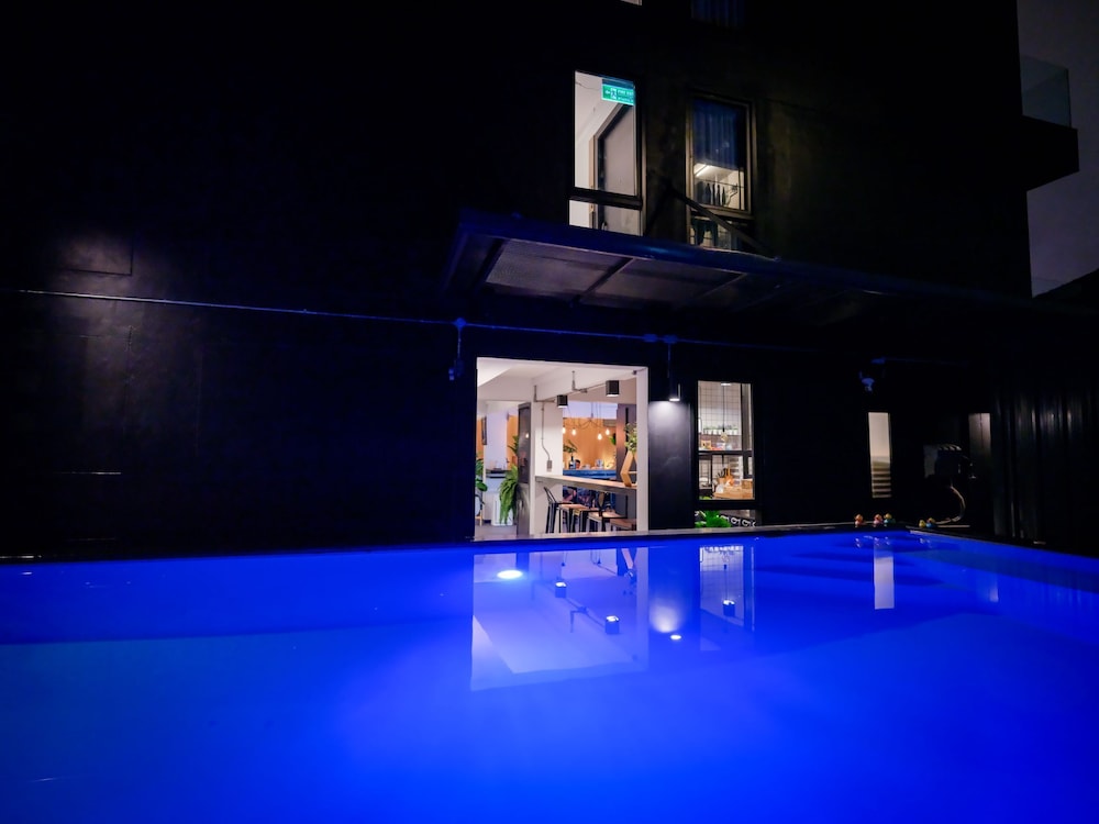 9.5 Hotel 53/70