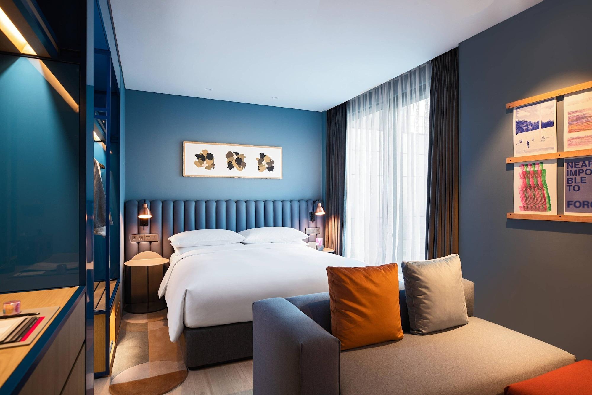 Creator, King Bed, City View