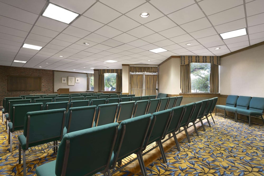 Days Inn by Wyndham Sidney OH 20/21