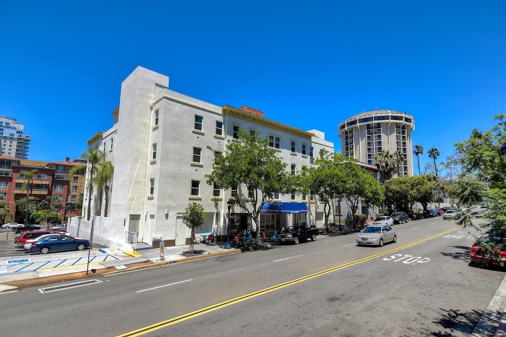 Motel6 San Diego, CA - Downtown 33/50