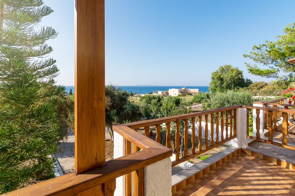 Romanza Villas 41/43