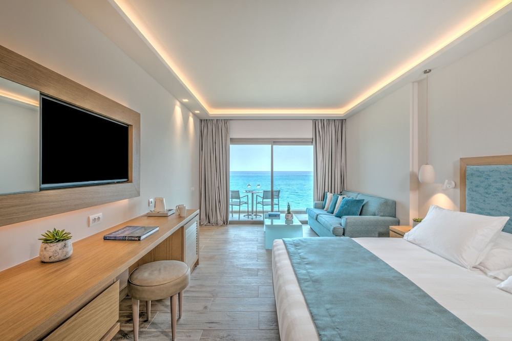 JUNIOR, SEA VIEW