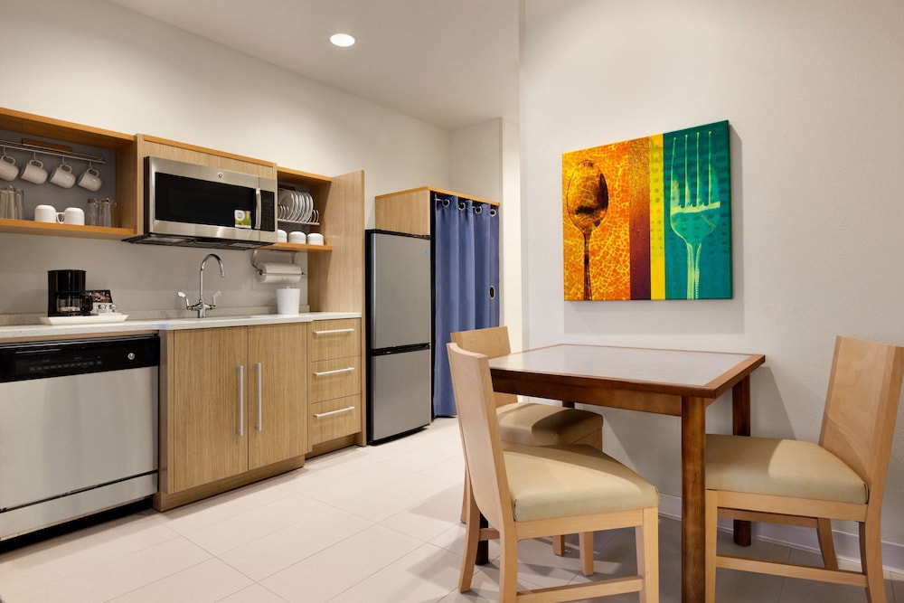 Home2 Suites By Hilton Destin Fl 18/63