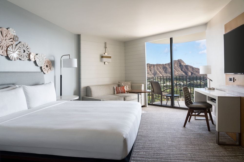 Diamond Head, Ocean, King Bed, Ocean View, Sofa, Balcony