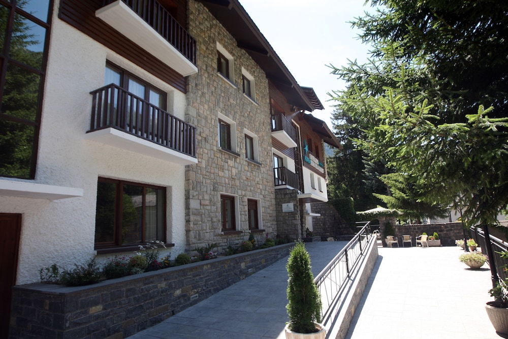Hotel & Spa Real Villa Anayet 64/66