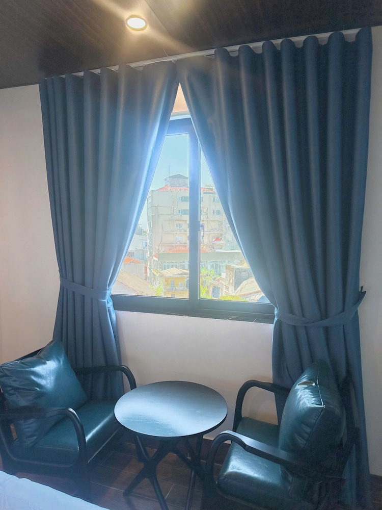 Orchid Hotel 55/71