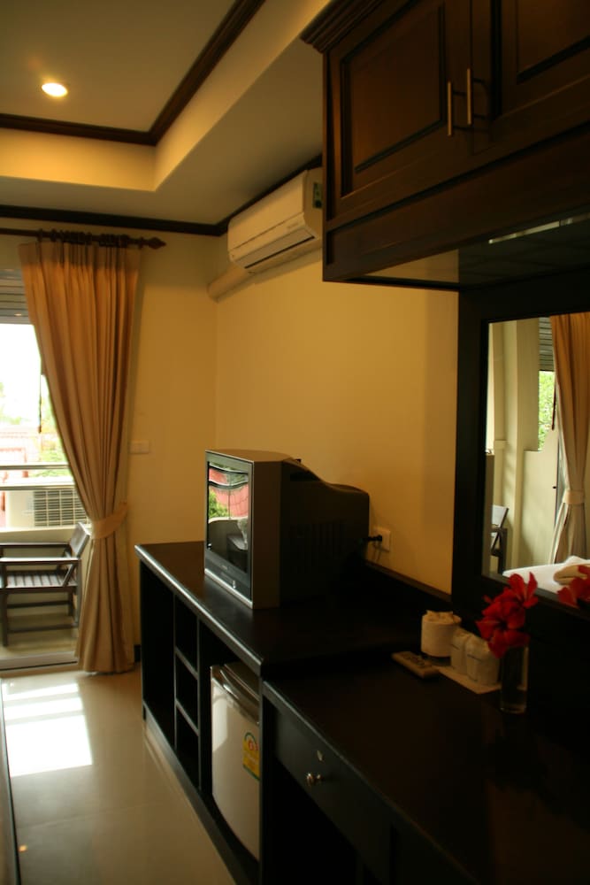 Marina Beach Resort 36/65