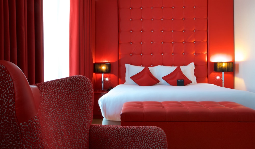 Bermondsey Square Hotel 10/50