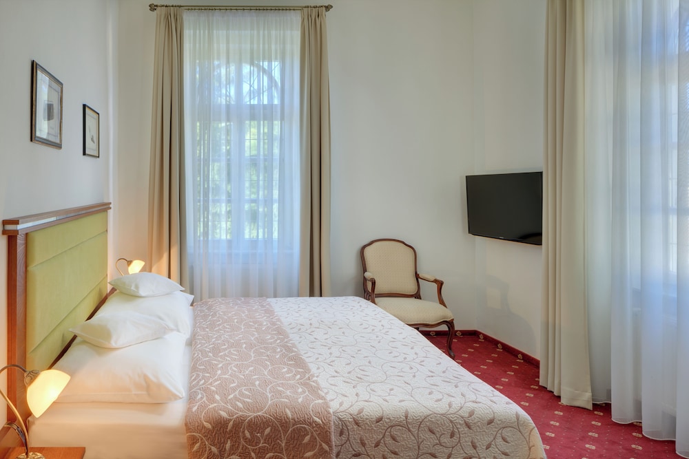 Gourmet Hotel Villa Patriot 24/72