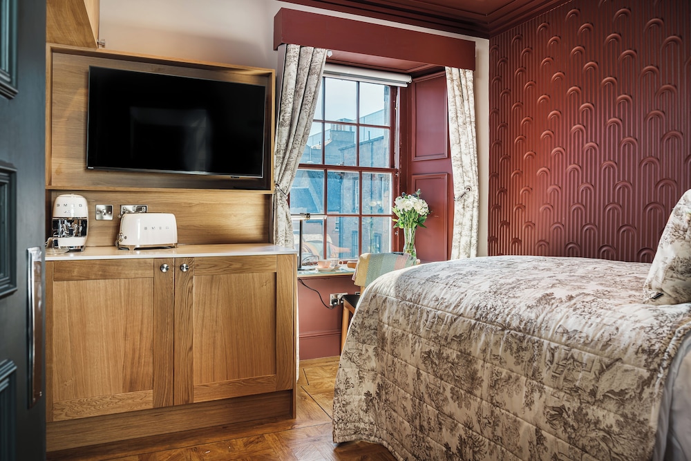 Bonnie Hotel 14/50