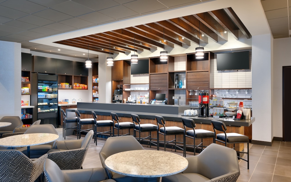 Hyatt Place Anchorage-Midtown 22/39