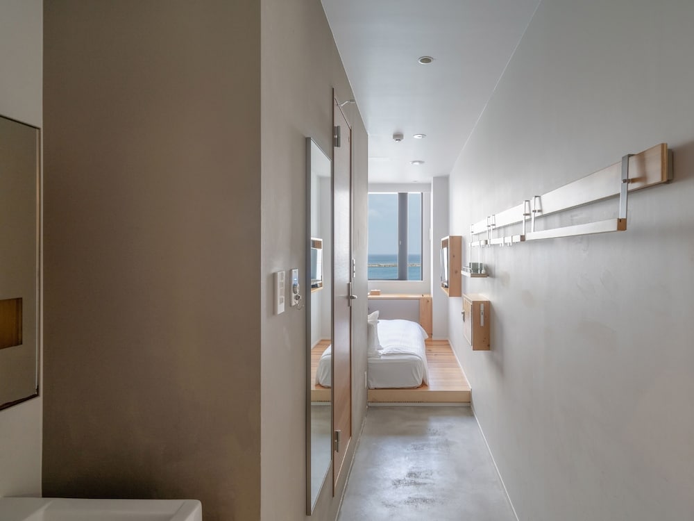 Hotel Locus 36/84