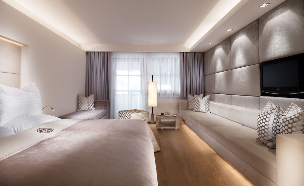 SCHWARZER ADLER WELLNESS HOTEL 8/29