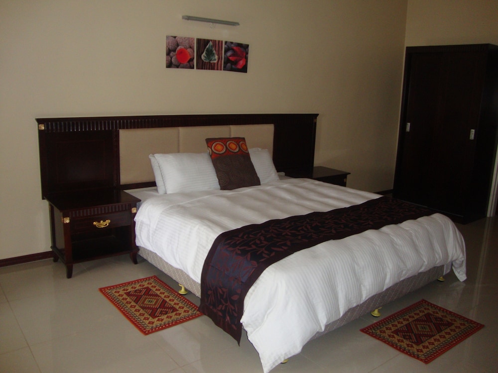 Riverside Hotel and Conference Centre 15/50