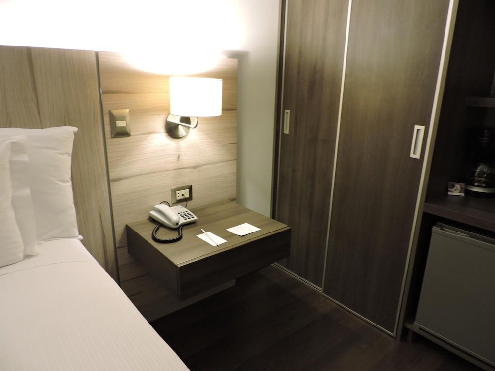 AKU HOTELS 27/69