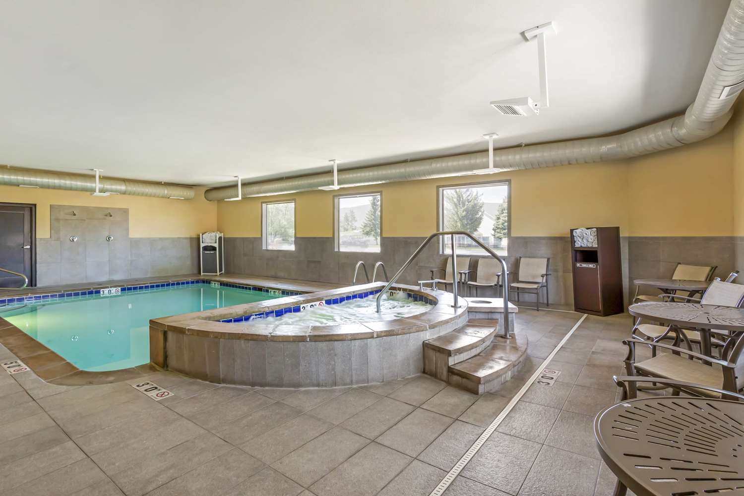 swimming pool spa