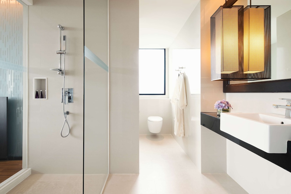 AVANI Khon Kaen Hotel and Convention Centre 24/69