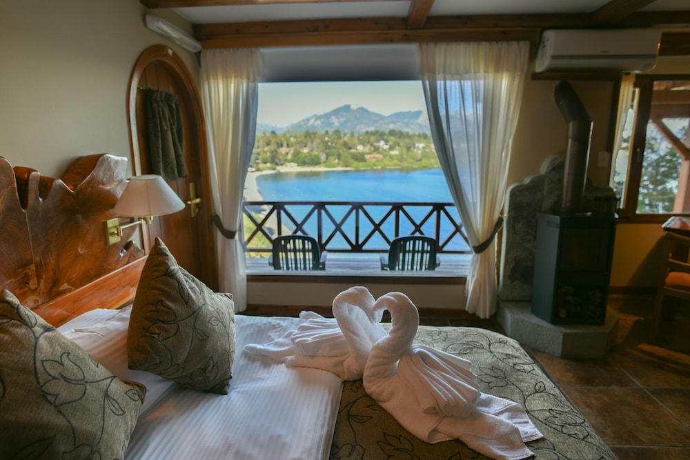 1 BEDROOM, CHARMING, SUITE, LAKE VIEW, TERRACE
