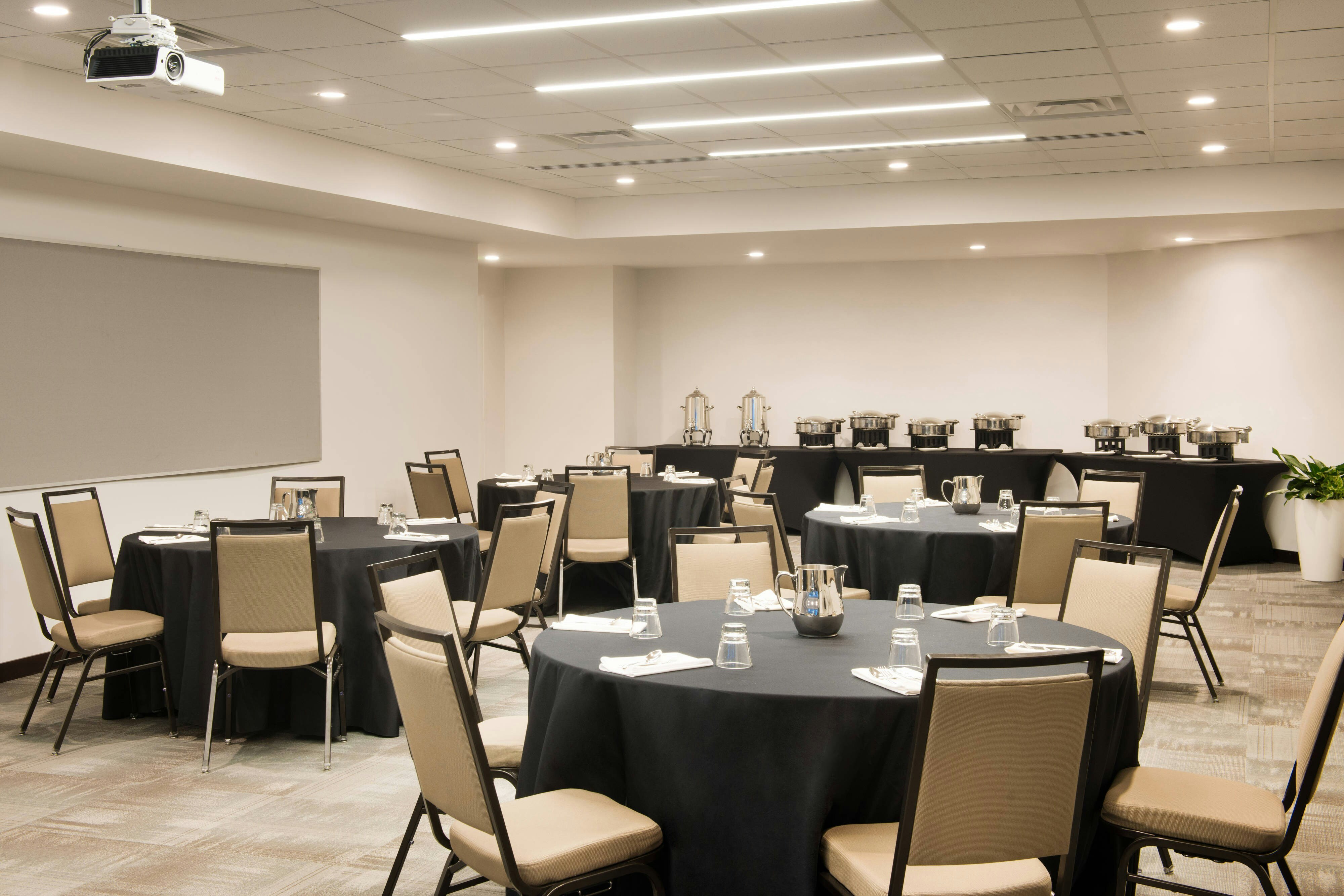 Marriott Syracuse Downtown 76/82