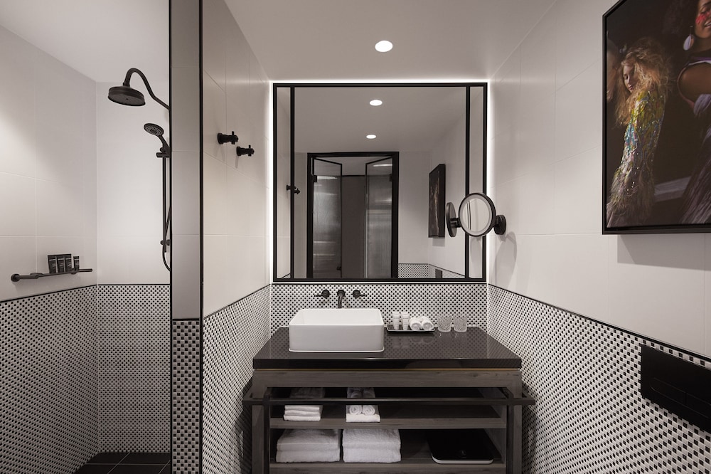 Hotel X Brisbane Fortitude Vly Vignette Colllection 29/82