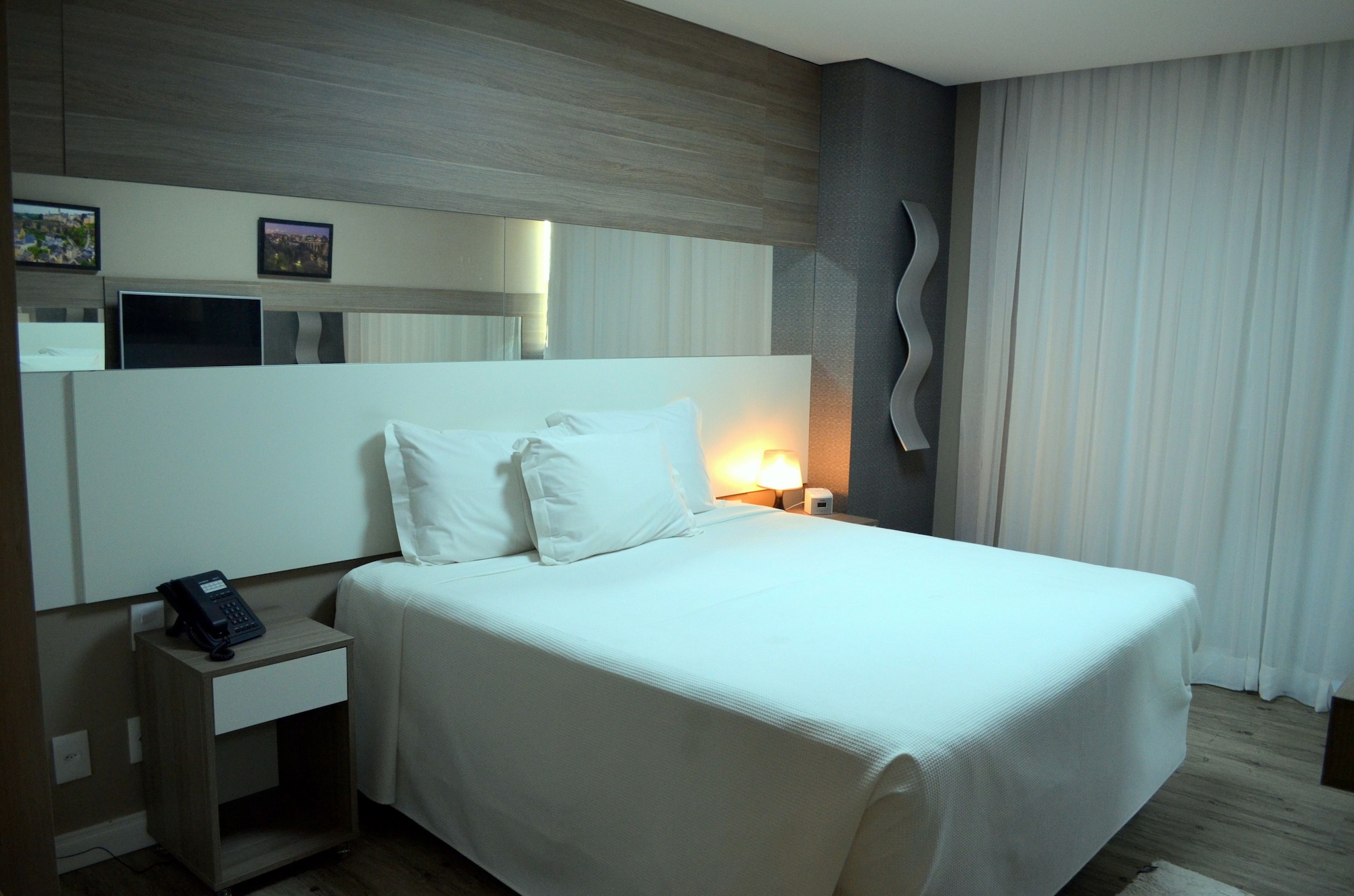 2 BEDROOMS, FAMILY SUITE, 2 BATHROOMS