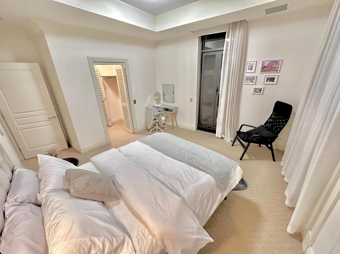 Penthouse, Apartment