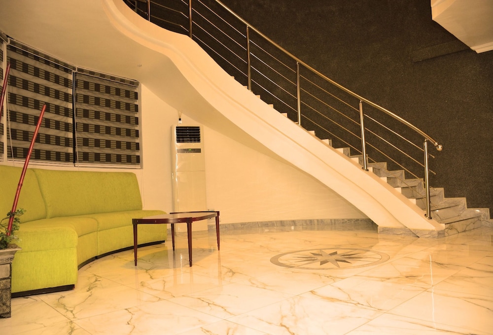 Hillsbay Hotels 19/24