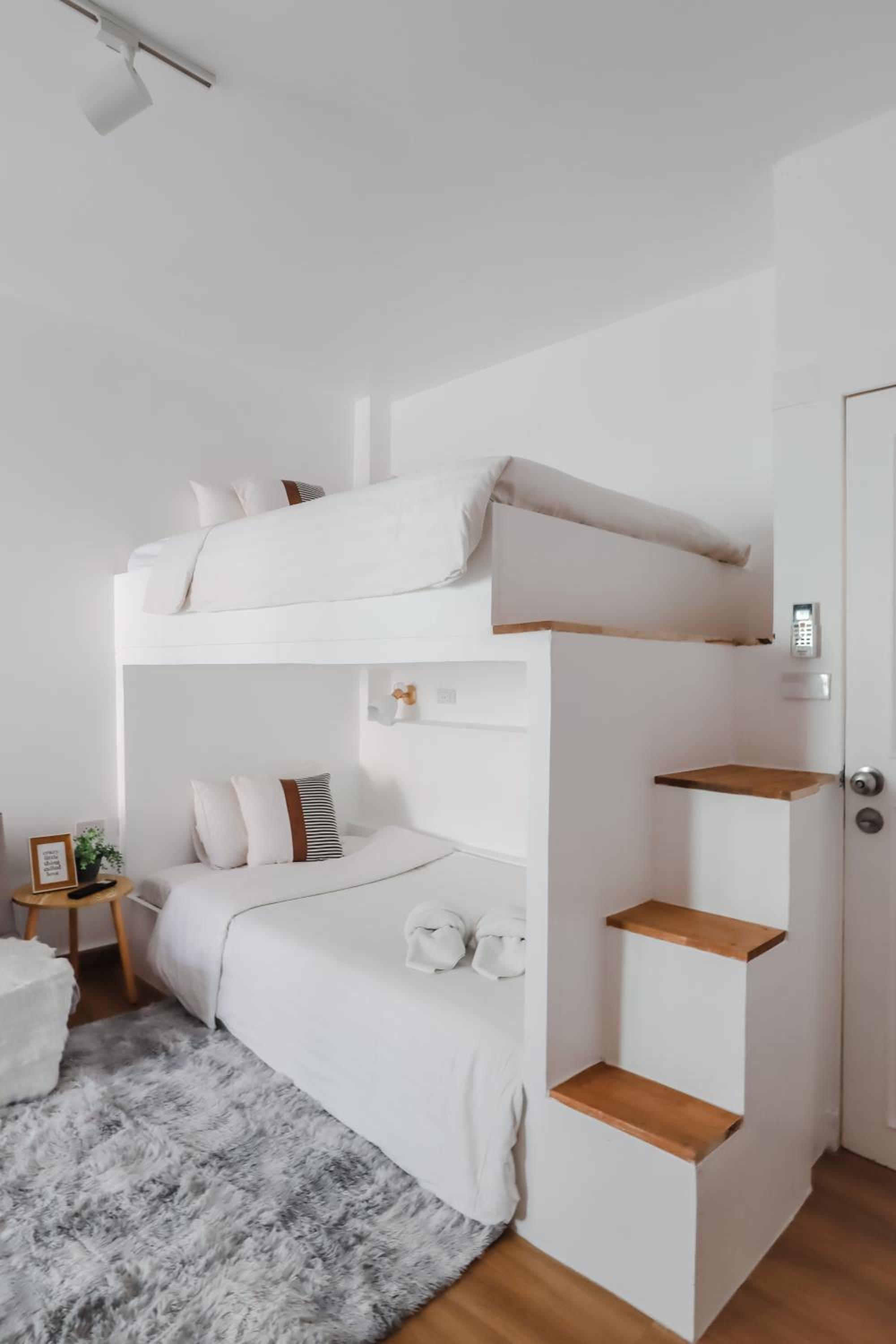 Deluxe, Twin Beds