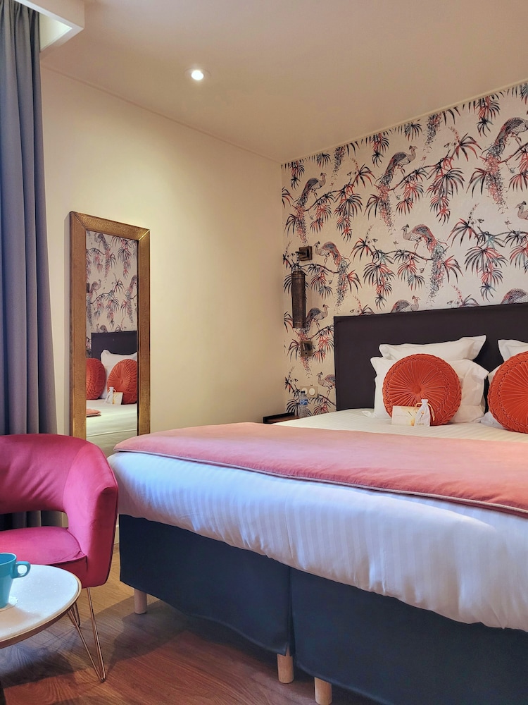 SUPERIOR, DOUBLE BED