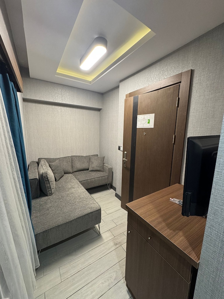 Golaz Suit Otel 29/43