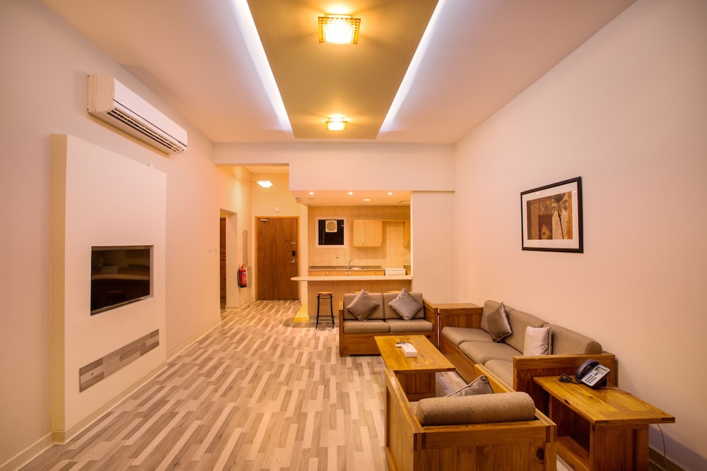 Copthorne Al Jahra Hotel & Resort 47/76
