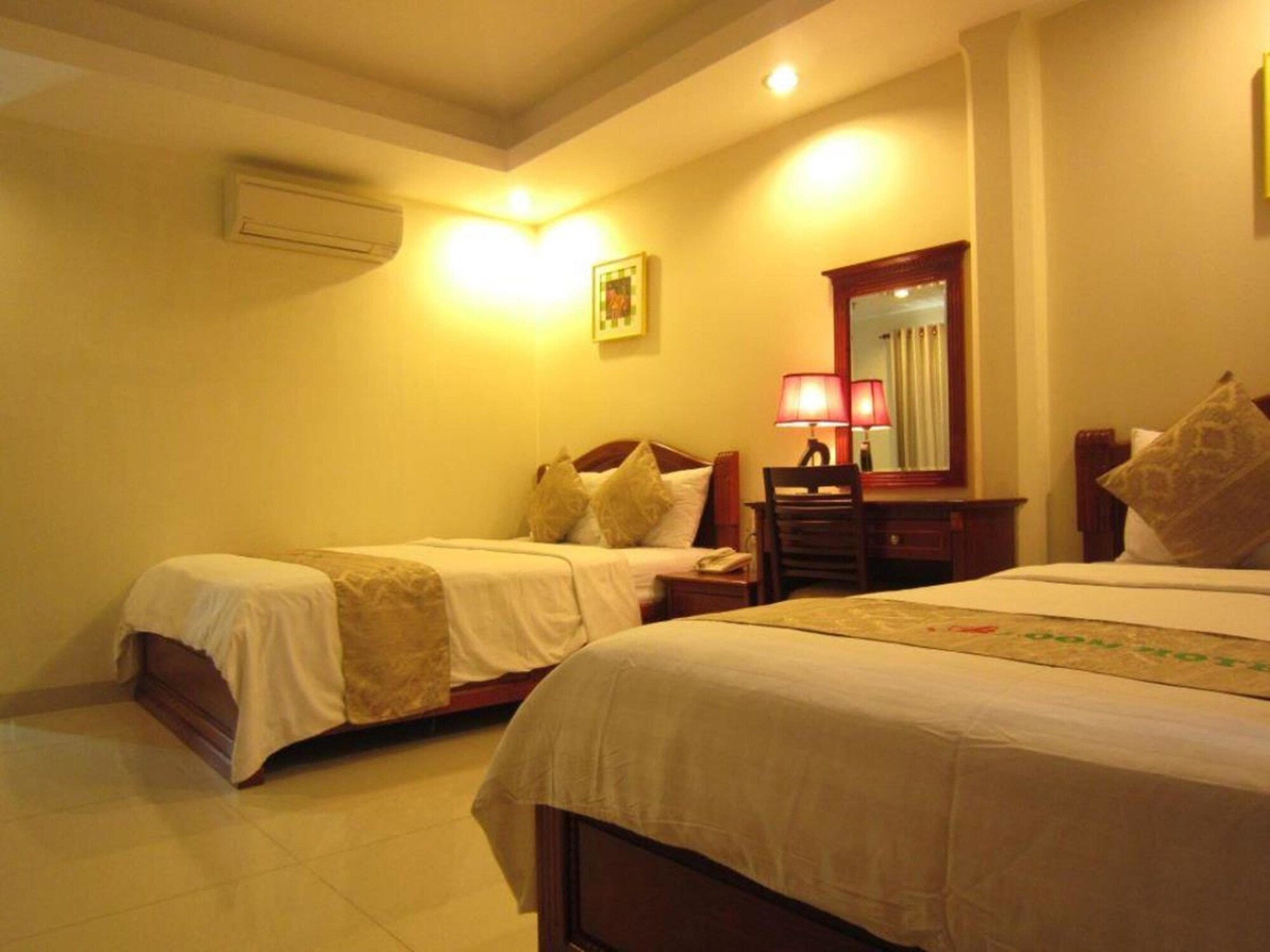 غرفة ديلوكس ثلاثية بسرير كوين وسرير فردي، Hoang Hoang Hotel (Bloom 3) 4/9