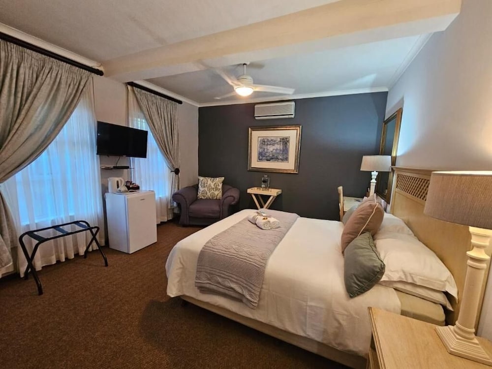 Hillton Manor Guest House 5/50