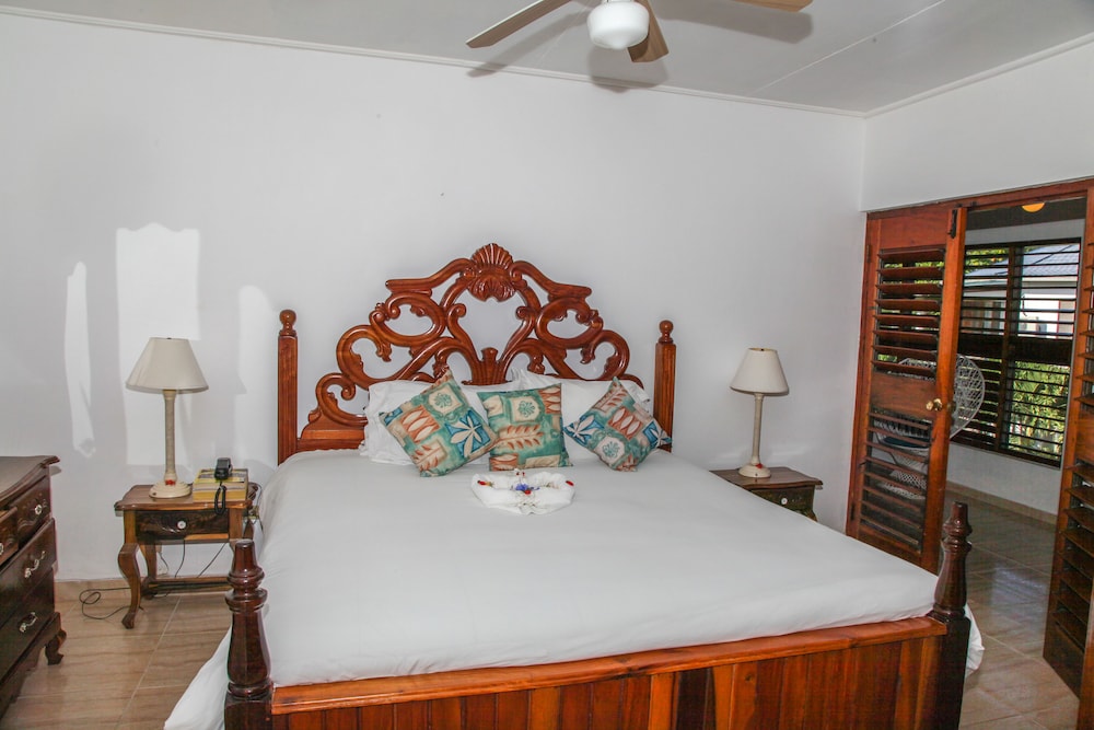 Negril Tree House Resort 16/69