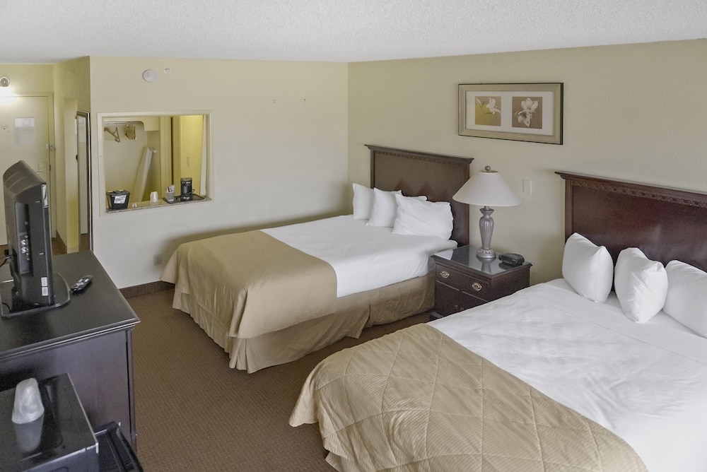 Economy Hotel Plus Wichita 6/16