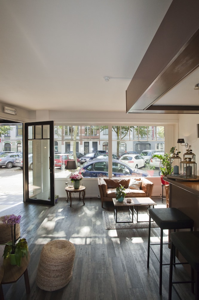 Hotel Carlton 33/53