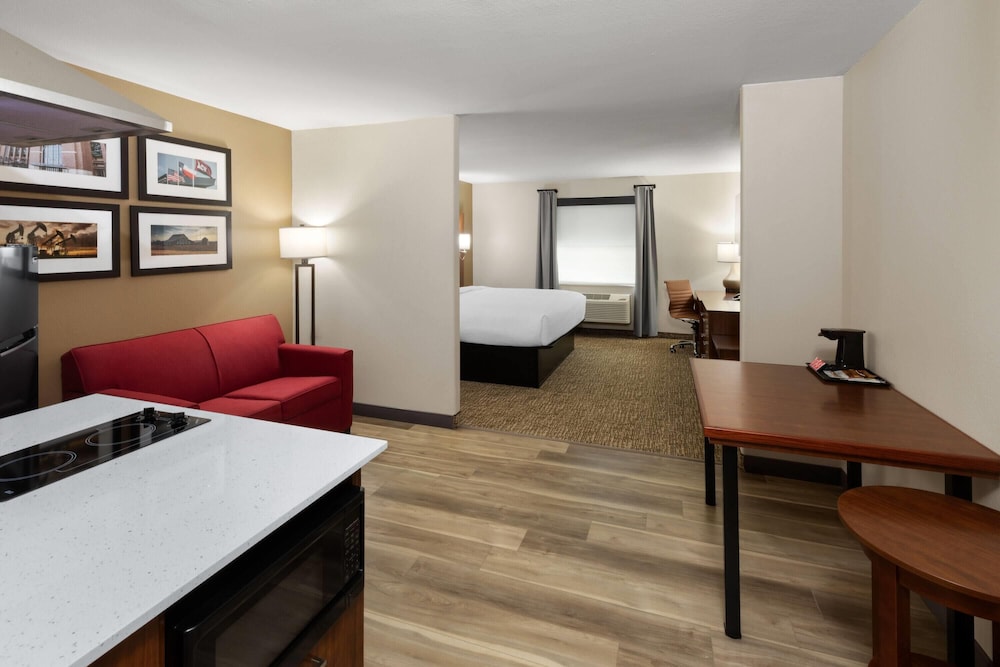 Hawthorn Extended Stay by Wyndham College Station South 16/34