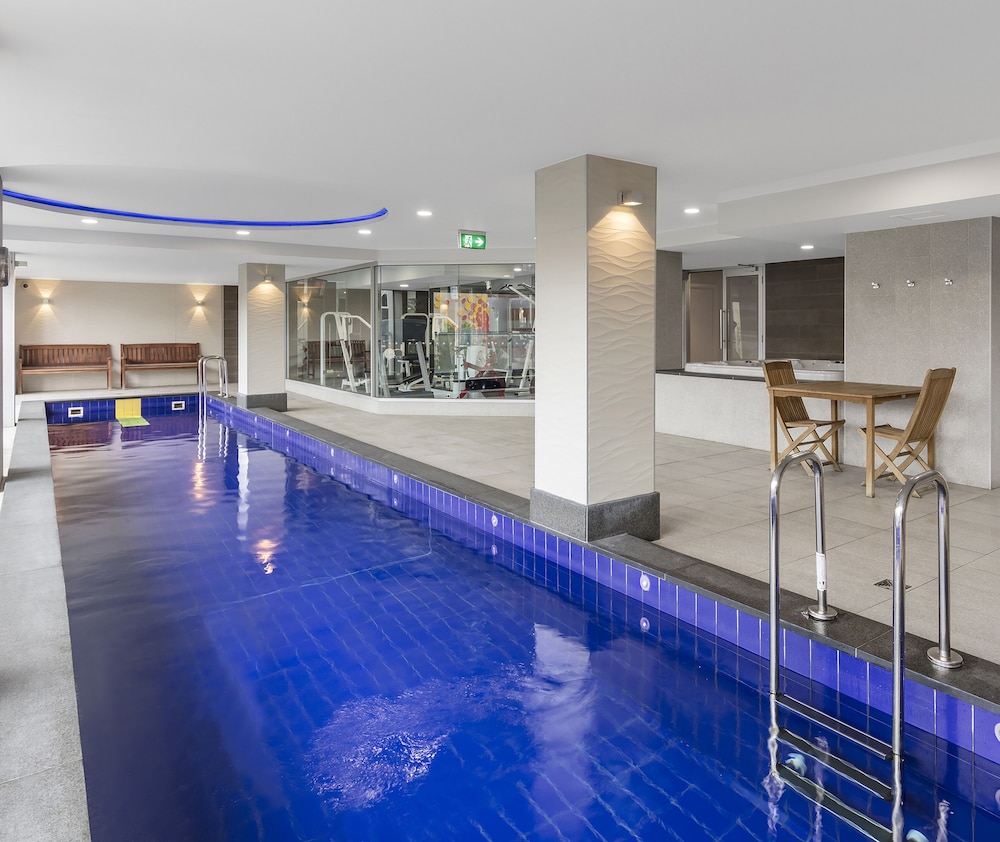 Oaks Embassy Adelaide Suites 34/64