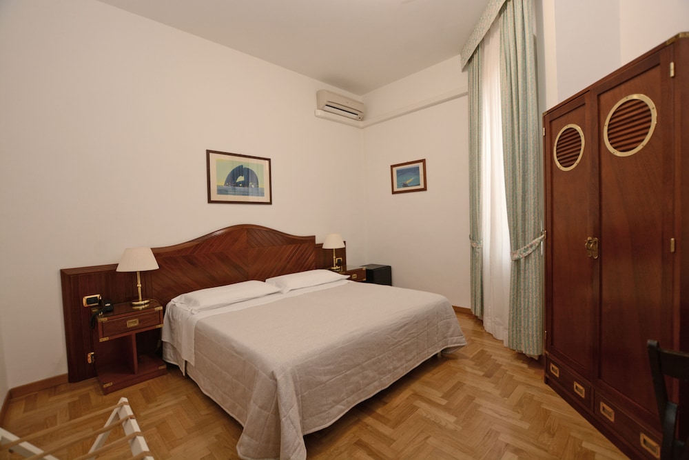 Albergo Italia 11/42