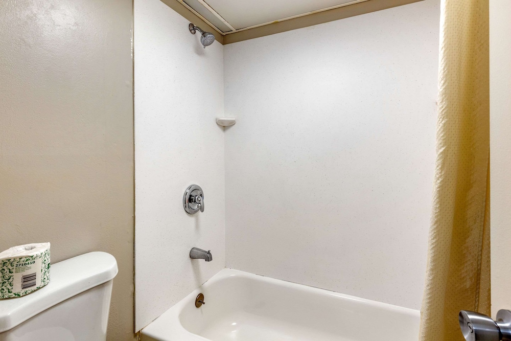 Econo Lodge Creedmoor - Butner 15/26