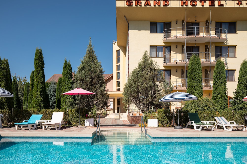 Grand Hotel 2/57